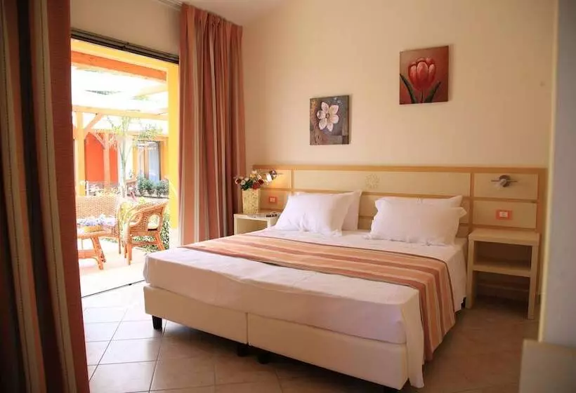 Курорт Baia Di Trainiti