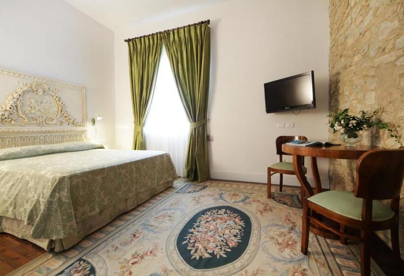 Tenuta Ponziani Griffin S Resort