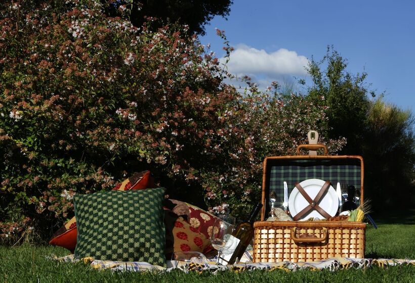 Tenuta Ponziani Griffin S Resort