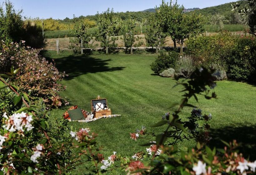 Tenuta Ponziani Griffin S Resort