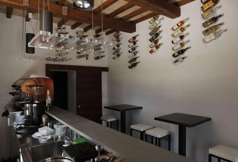 Tenuta Ponziani Griffin S Resort