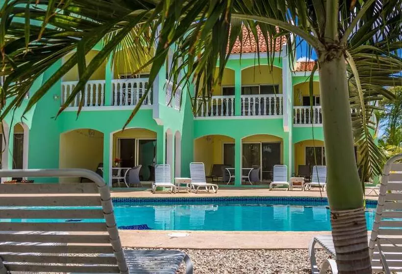 هتل Coral Paradise Resort