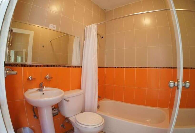 هتل Yukayeke Playa Resort