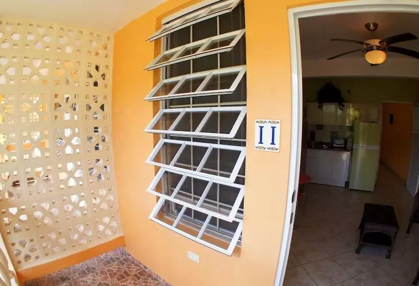 هتل Yukayeke Playa Resort