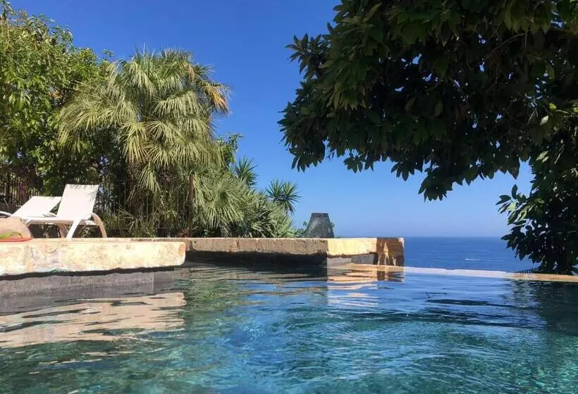 تختخواب و صبحانه El Jardin Botánico Villa Luz