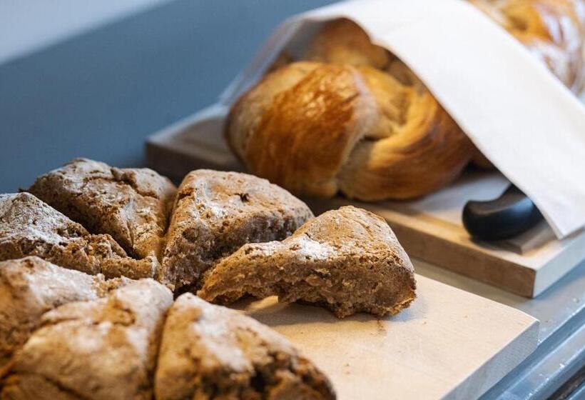 تختخواب و صبحانه Moinho Calmo