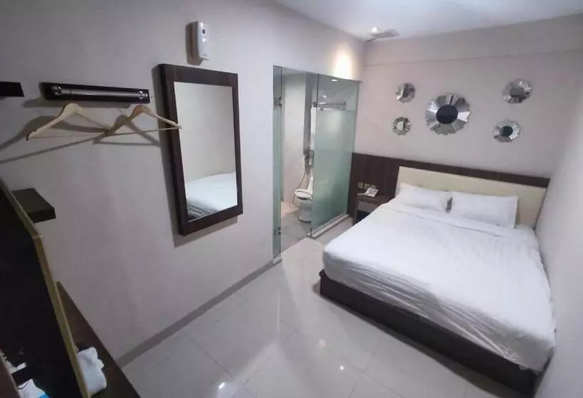 ホテル Morena Batam