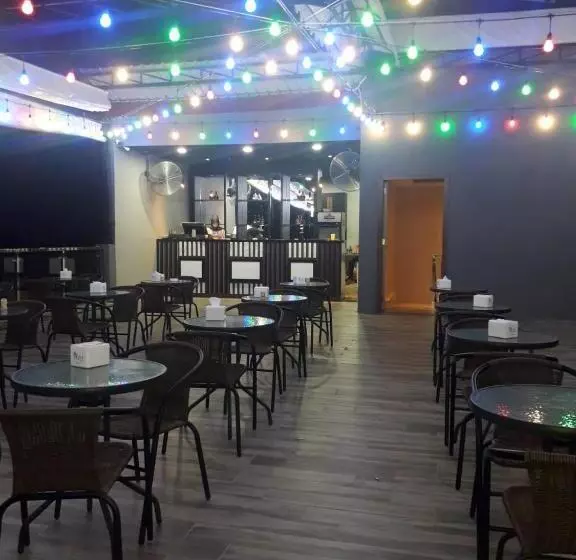 ホテル Morena Batam