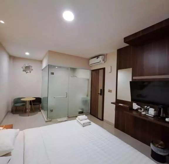 ホテル Morena Batam