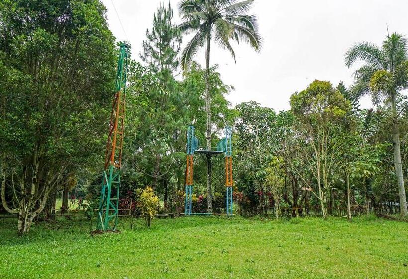 בית מלון כפרי Oyo Homes 90984 Kampung Wisata Ekologi Puspa Jagad