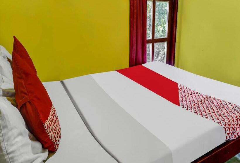 בית מלון כפרי Oyo Homes 90984 Kampung Wisata Ekologi Puspa Jagad