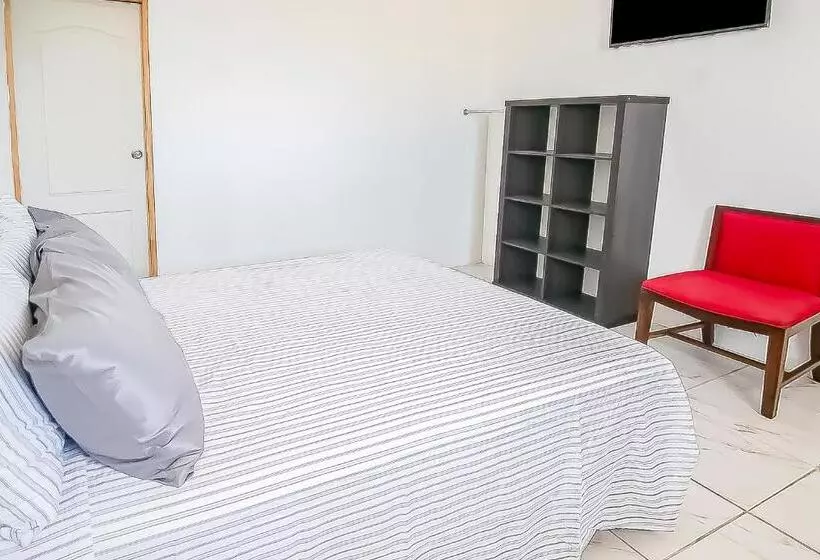 ホテル Oyo  Plaza Las Torres