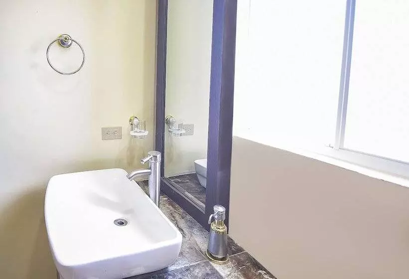 ホテル Oyo  Plaza Las Torres