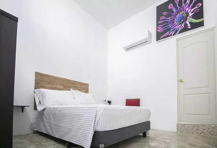 ホテル Oyo  Plaza Las Torres