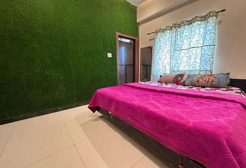 هتل The Galaxy Near Udaipur Airport