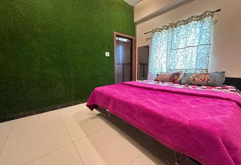 ホテル The Galaxy Near Udaipur Airport