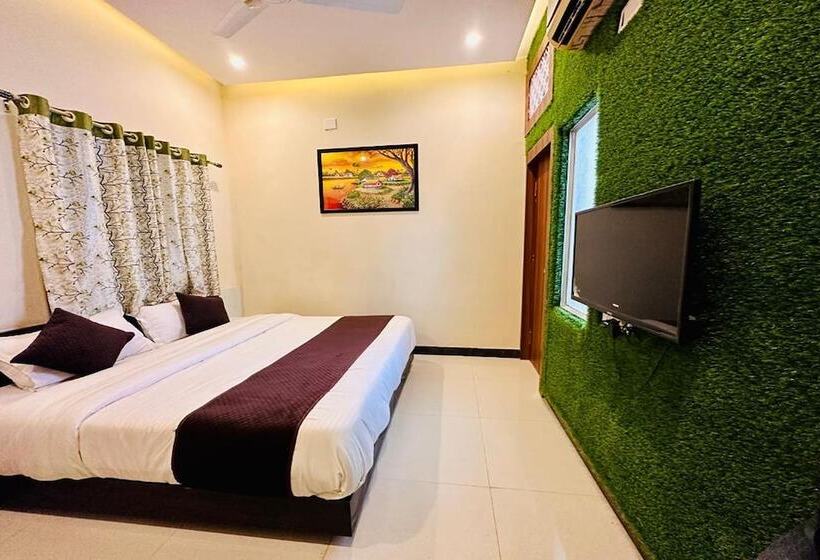 هتل The Galaxy Near Udaipur Airport