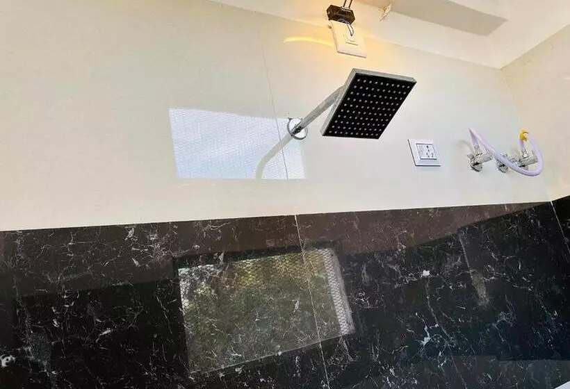 ホテル The Galaxy Near Udaipur Airport