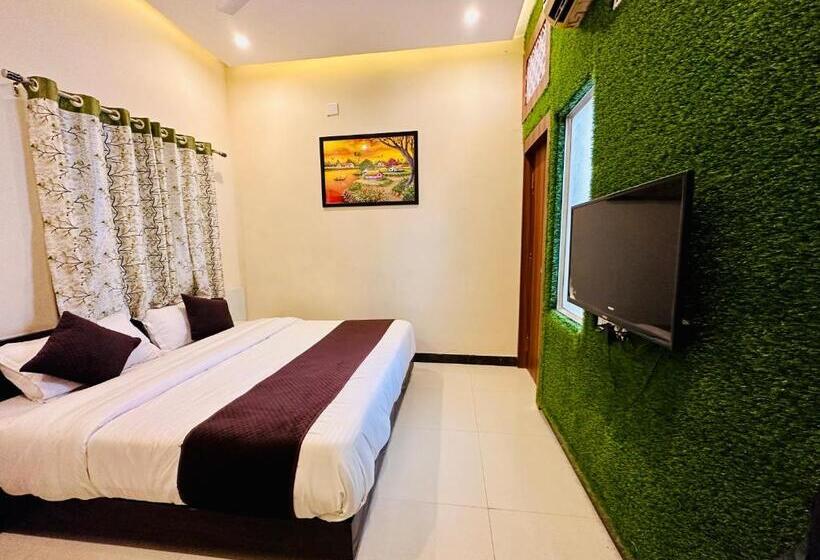 هتل The Galaxy Near Udaipur Airport