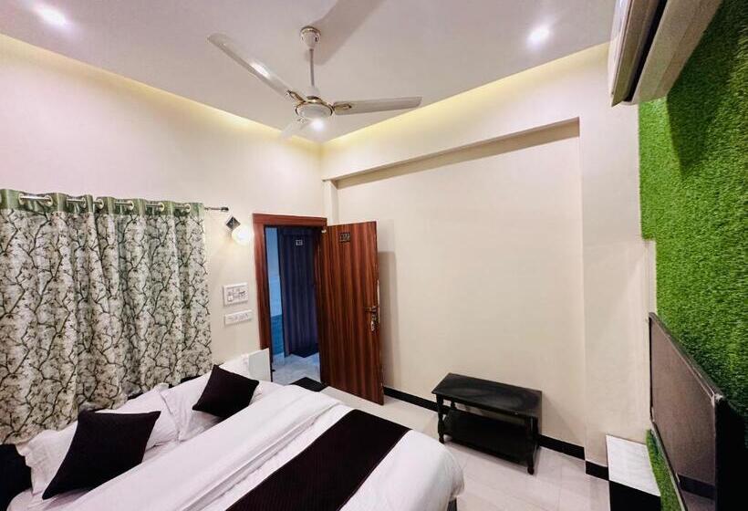 هتل The Galaxy Near Udaipur Airport