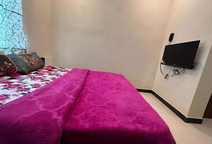 ホテル The Galaxy Near Udaipur Airport