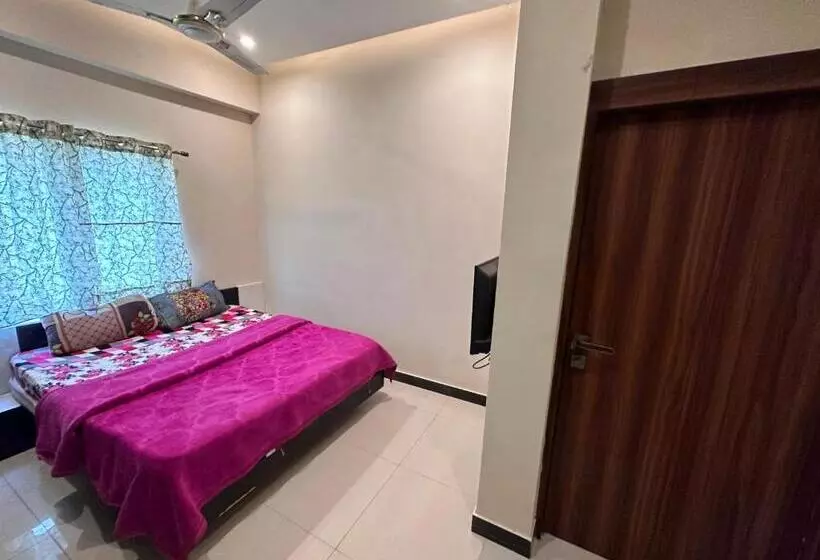 ホテル The Galaxy Near Udaipur Airport