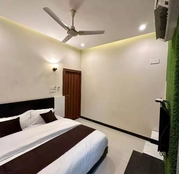 ホテル The Galaxy Near Udaipur Airport