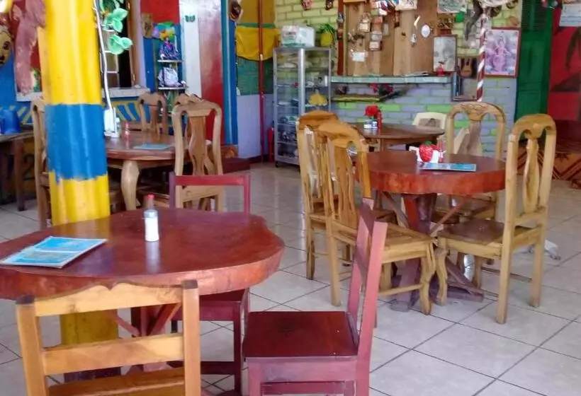 پانسیون Hostal Maria