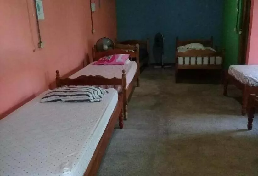 پانسیون Hostal Maria