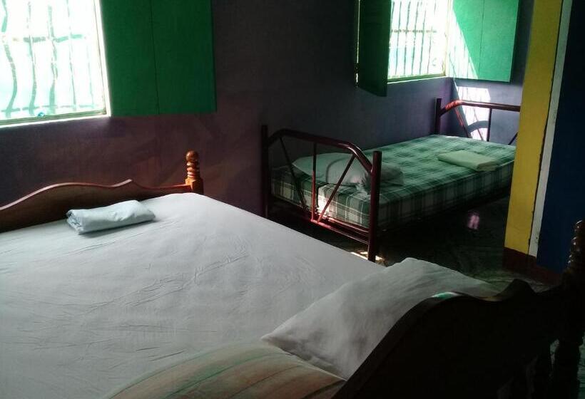 پانسیون Hostal Maria