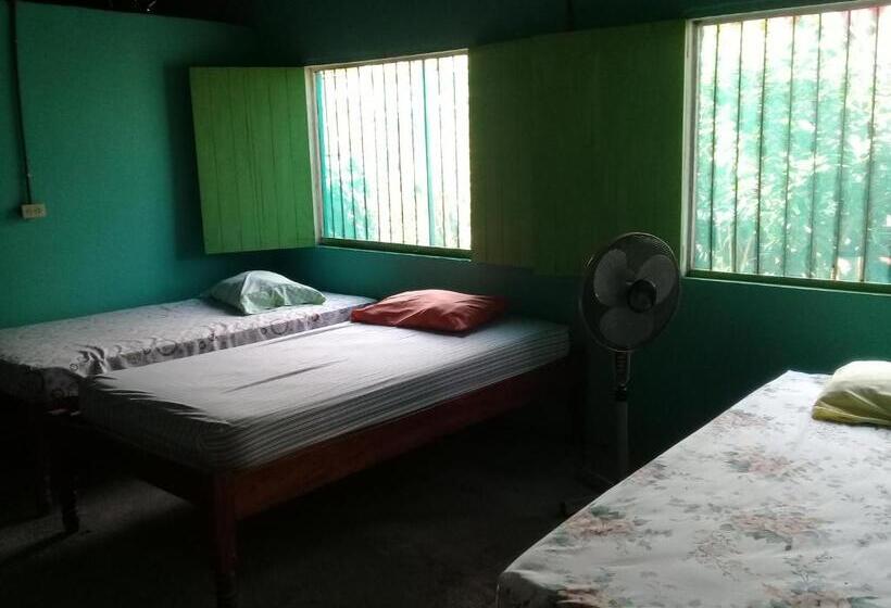 پانسیون Hostal Maria