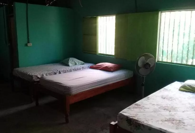 پانسیون Hostal Maria