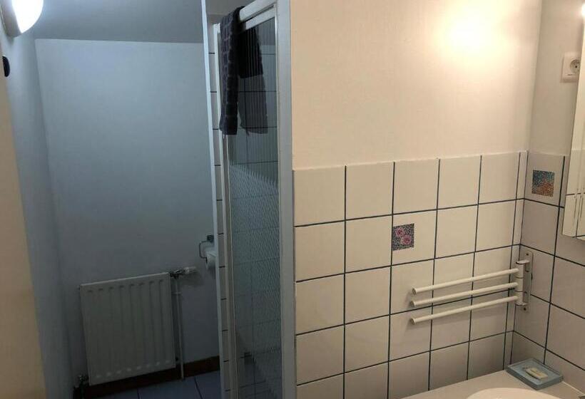 مبيت وإفطار La Varnière