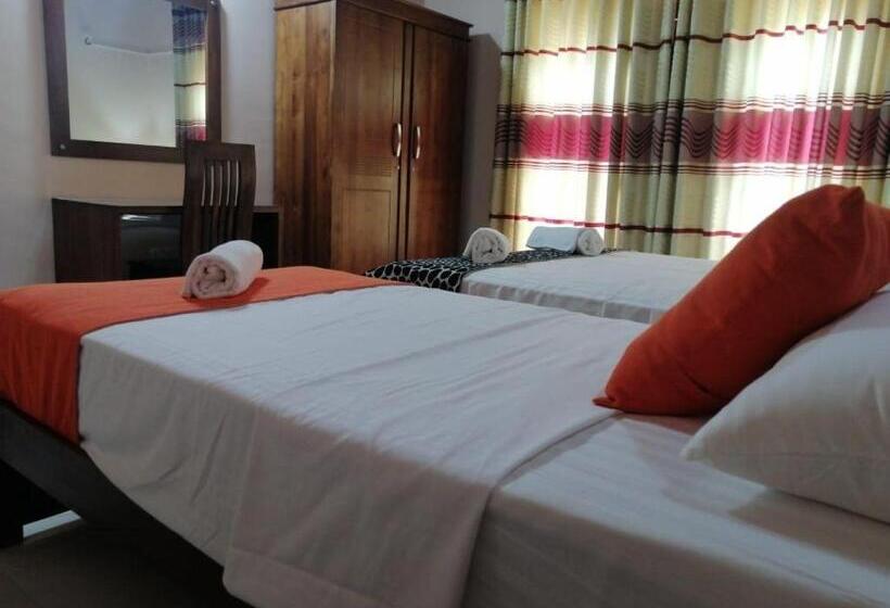 צימר Lahiru Airport Villa