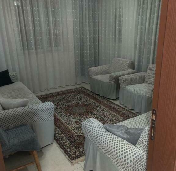 تختخواب و صبحانه Villa