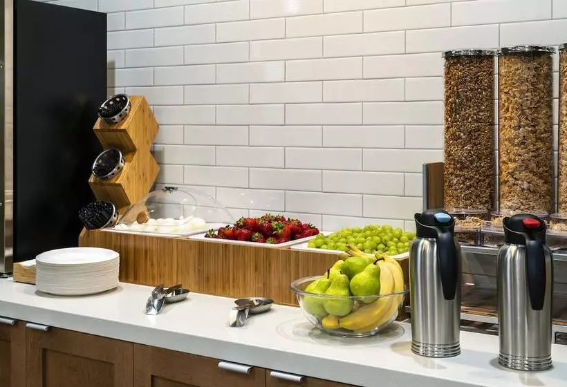 هتل Fairfield By Marriott Inn & Suites North Bay