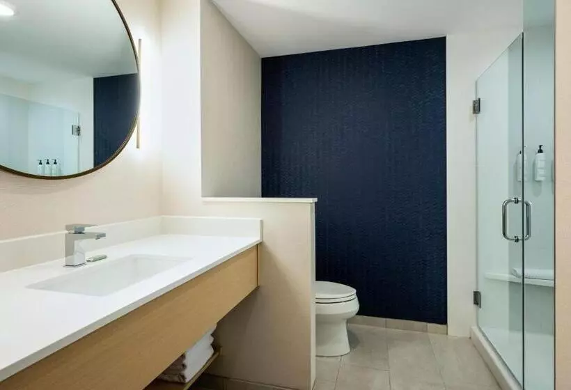 هتل Fairfield By Marriott Inn & Suites North Bay