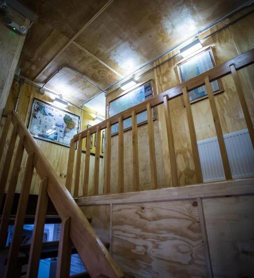 Hotel Low Cost Y Restaurant Colón