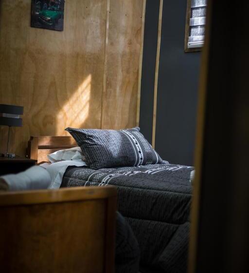 Hotel Low Cost Y Restaurant Colón