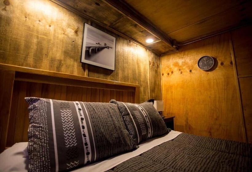 Hotel Low Cost Y Restaurant Colón