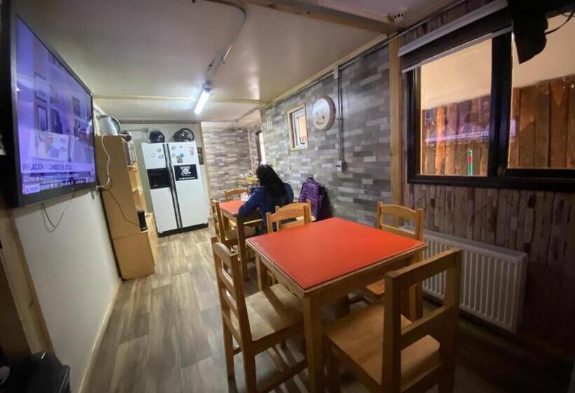 Hotel Low Cost Y Restaurant Colón