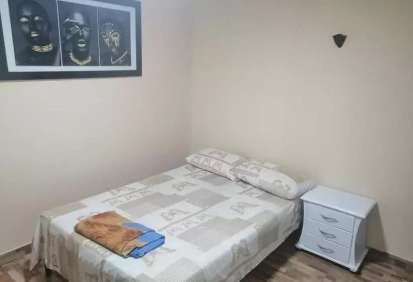 ペンション Hostal Avanza