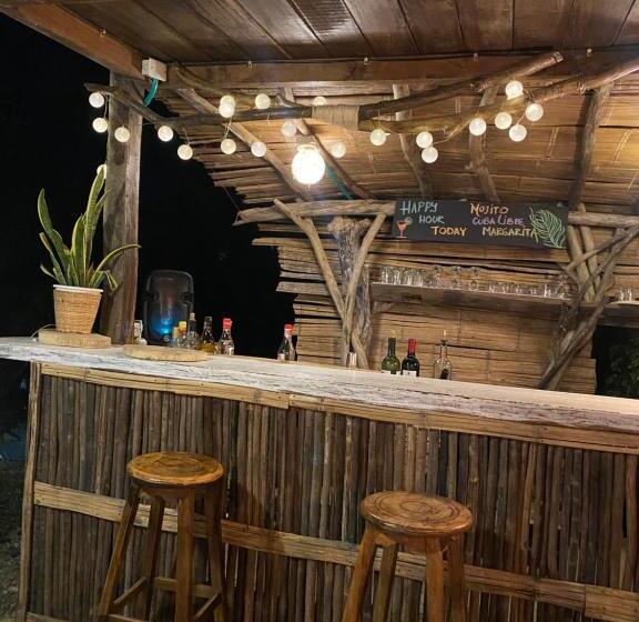 تختخواب و صبحانه Bonita Hostel