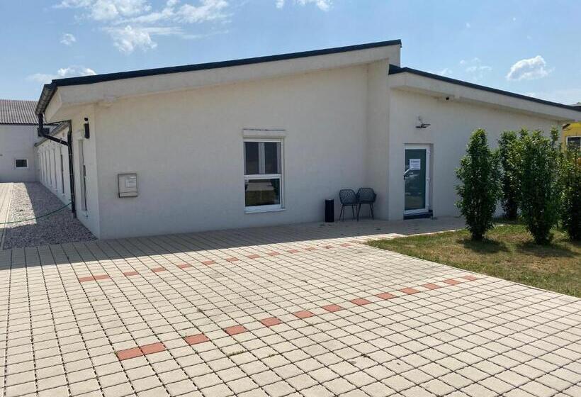 مبيت وإفطار Gästezimmer ödenburgerstraße