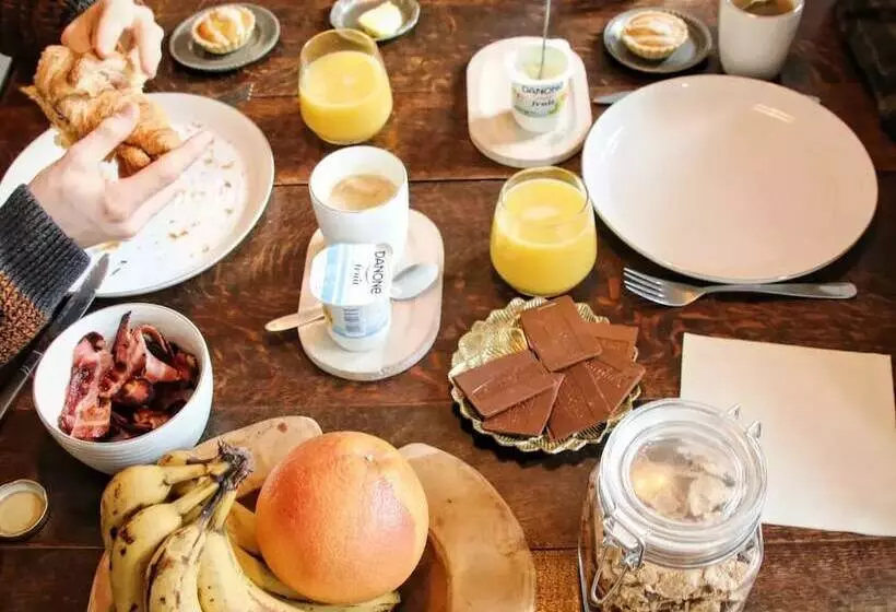 Aamiaismajoitus (B&B) Herenhuis1919