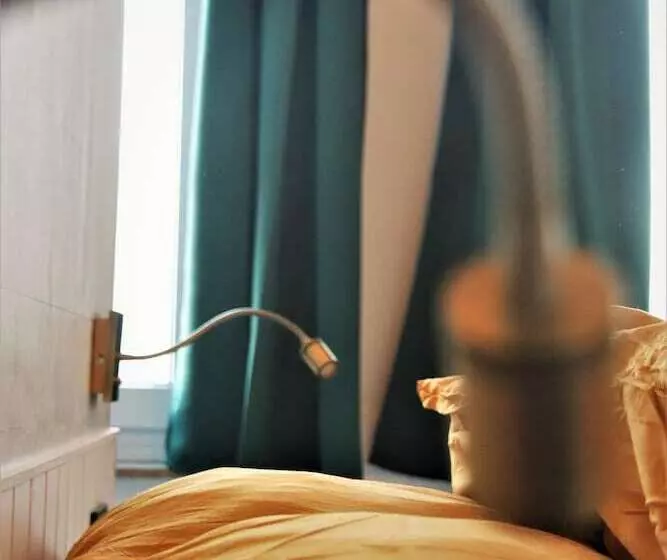 Aamiaismajoitus (B&B) Herenhuis1919