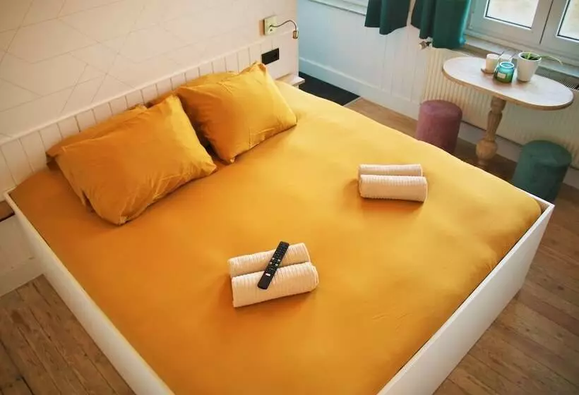 Aamiaismajoitus (B&B) Herenhuis1919