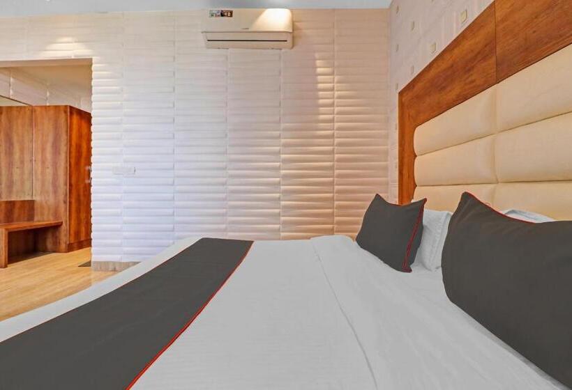 Collection O Hotel Moon