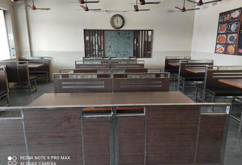 فندق Darshan By Wb Inn