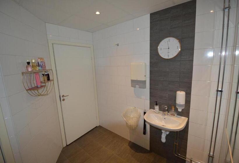 בית מלון כפרי L Gästis Tierp